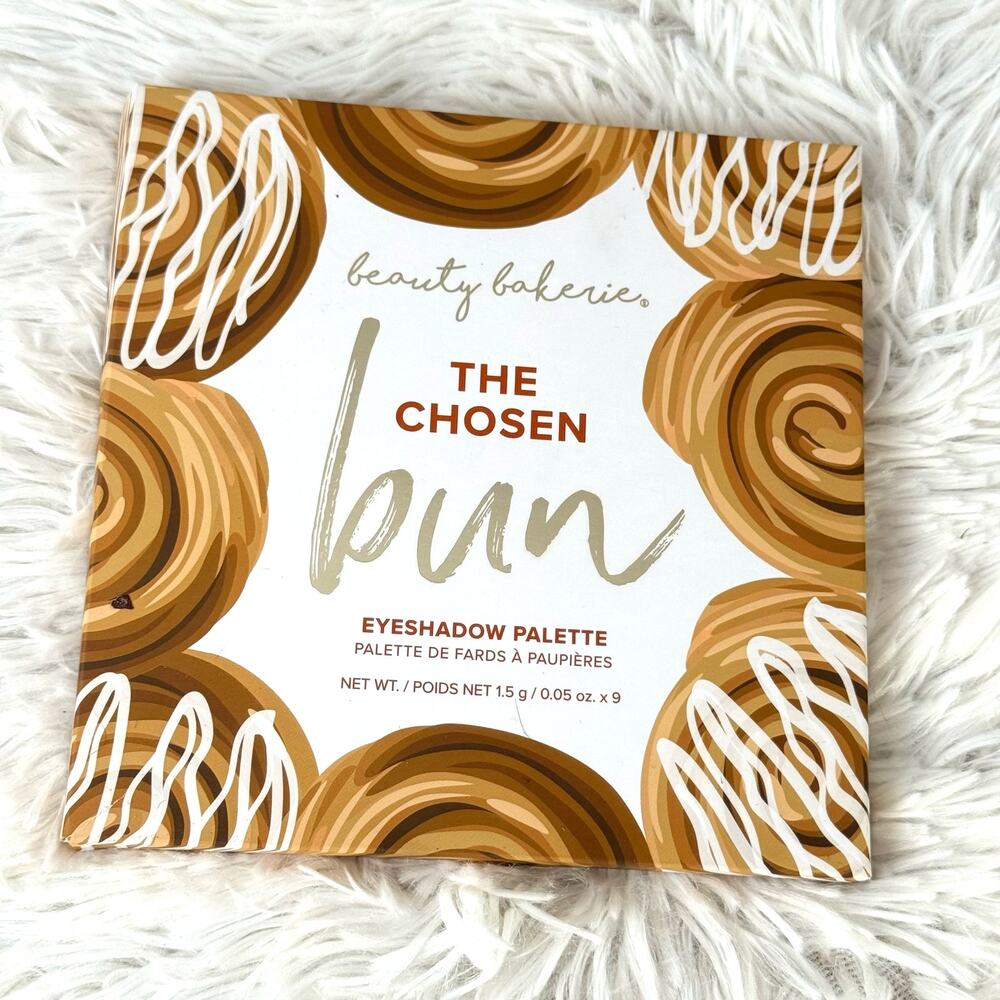 New Beauty Bakerie The Chosen Bun Eyeshadow Palette Neutral Matte Shimmer